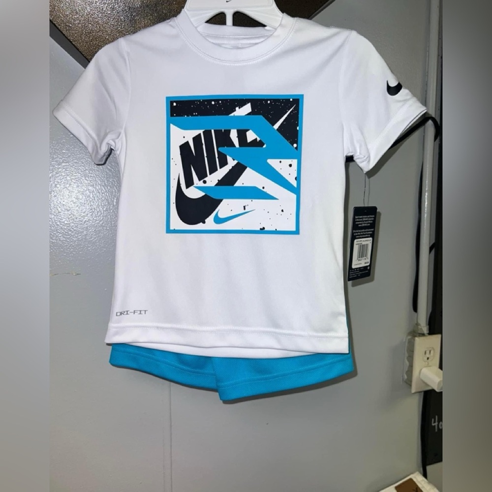 NWT Toddler Boys Shirt & Shorts Set Size 4